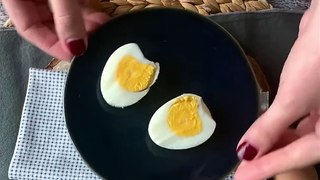 Huevos duros en la freidora de aire, ¡listos en un abrir y cerrar de ojos!