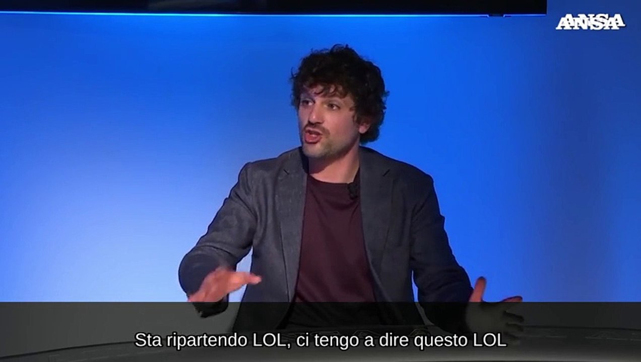 Frank Matano: "Devi fare un grosso percorso prima di darti il titolo di comico"