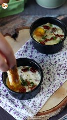 Ovo com queijo de cabra e tomate seco na air fryer!