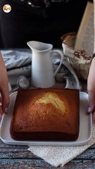 Bolo simples e fofinho com poucos ingredientes: perfeito para o café