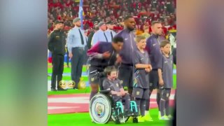 El precioso gesto de Bellingham con un niño en silla de ruedas que aplauden todos