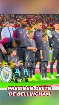 Bellingham y su precioso gesto con un niño en silla de ruedas
