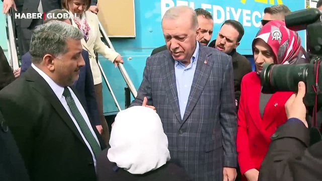 Yaşlı teyzenin Erdoğan sevgisi: Mezara kadar Recep Tayyip Erdoğan