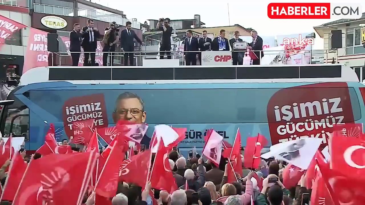 CHP Genel Başkanı Özgür Özel, Sarıyer'deki Halk Buluşmasında Konuştu