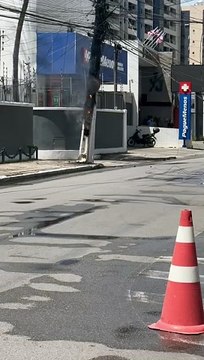 Incêndio em poste assusta moradores e causa interrupção de energia em bairro de Maceió