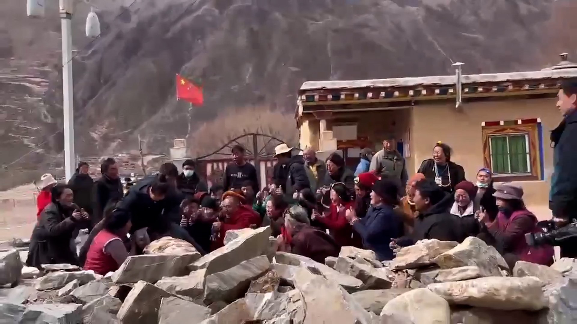 Ms de 1000 tibetanos detenidos tras protestar por la construccin de una presa
