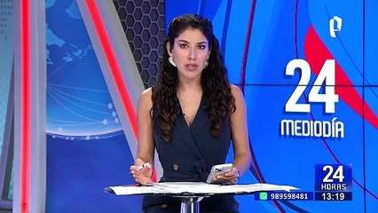 Auto queda atrapado en profunda zanja que no tenía señalización en Trujillo