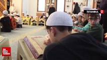 İstanbul'da çocuk dostu camide mukabele geleneği anne ve çocuklarıyla yaşatılıyor