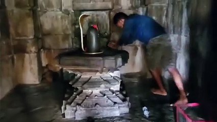 होती है यहां हर प्रार्थना पूरी, दुनिया के एकमात्र घूमते शिवलिंग के दर्शन से... Watch Video