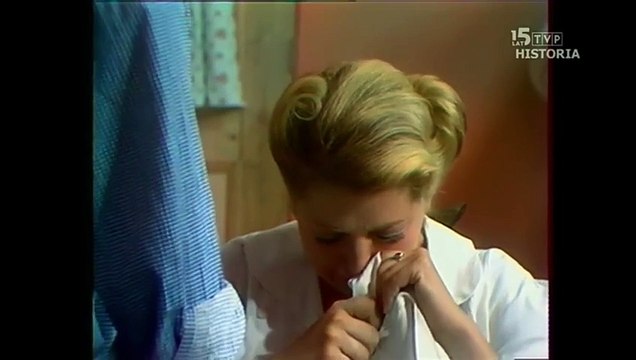 Twarz pokerzysty - spektakl wojenny