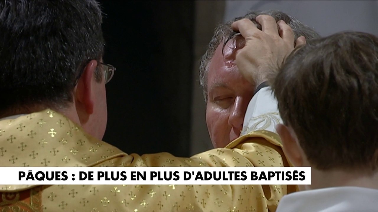 Pâques : de plus en plus d'adultes baptisés
