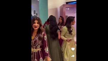 انتهاء الخلافات بين شوق وفرح الهادي والشقيقتان يتبادلان الأحضان