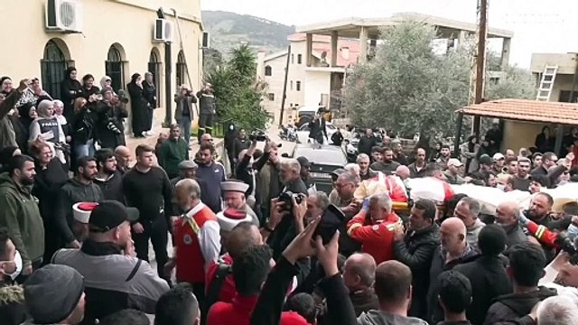 انتهاك صارخ للعمل الإنساني .. تشييع 7 مُسعفين لبنانيين قضوا جراء غارة إسرلئيلية