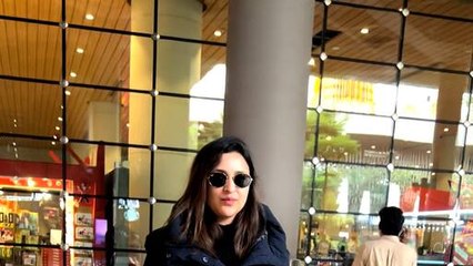 पहले स्लो मोशन फिर जबरदस्त स्माइल दीवाना बना देंगी परिणीति की ये अदाएं