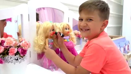 Diana Turns Into A Mermaid And Other Fun Toy Stories