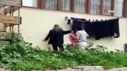 Oyun oynayan çocuğu böyle tehdit etti