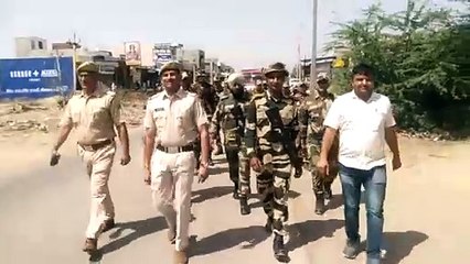अर्द्धसैनिक बलों ने निकाला फ्लैग मार्च
