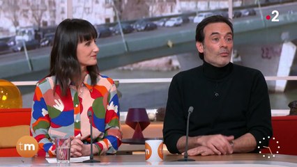 Alain Delon : son fils Anthony a eu de ses nouvelles il y a 4 jours, moment magique et "sans schéma" avec ses petites-filles Loup et Liv