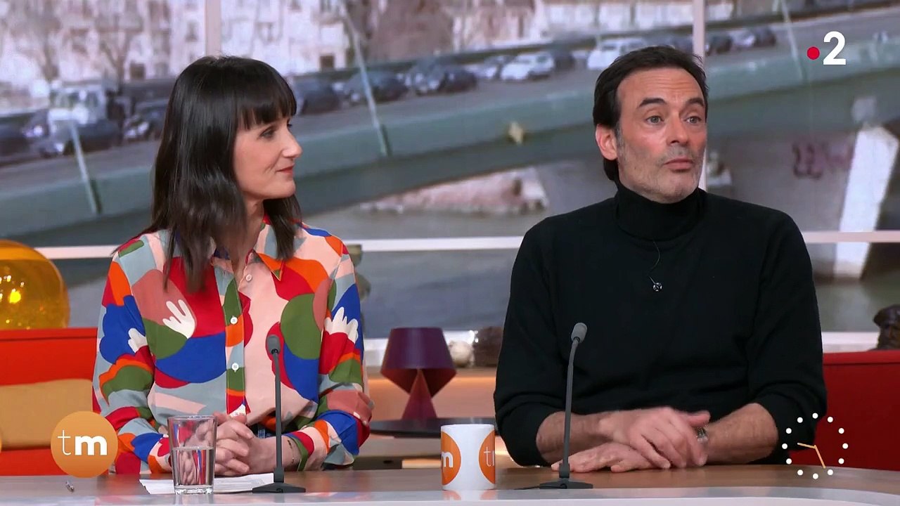 Alain Delon : son fils Anthony a eu de ses nouvelles il y a 4 jours, moment magique et "sans schéma" avec ses petites-filles Loup et Liv