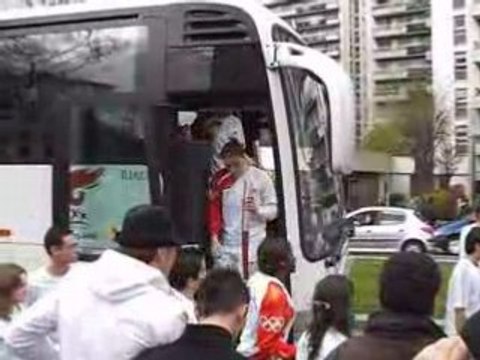 les relayeurs de la flamme des JO de Pékin à Paris