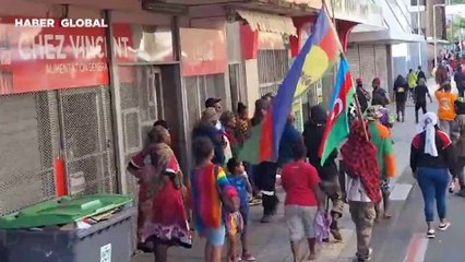 Yeni Kaledonya'da Fransa'ya karşı protesto: Azerbaycan bayrağı göndere çekildi