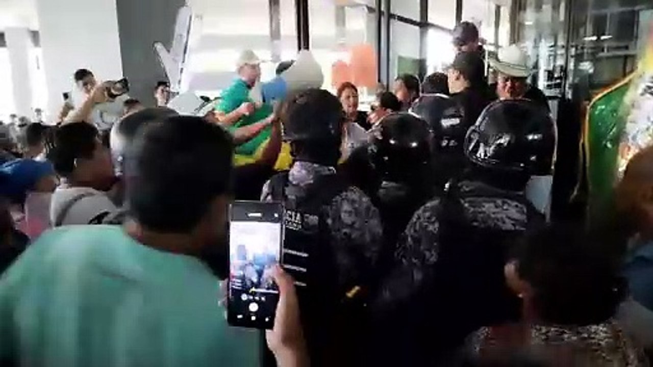 Gremiales del mercado Mutualista protestan en el Palacio de Justicia, la UTOP llegó al lugar