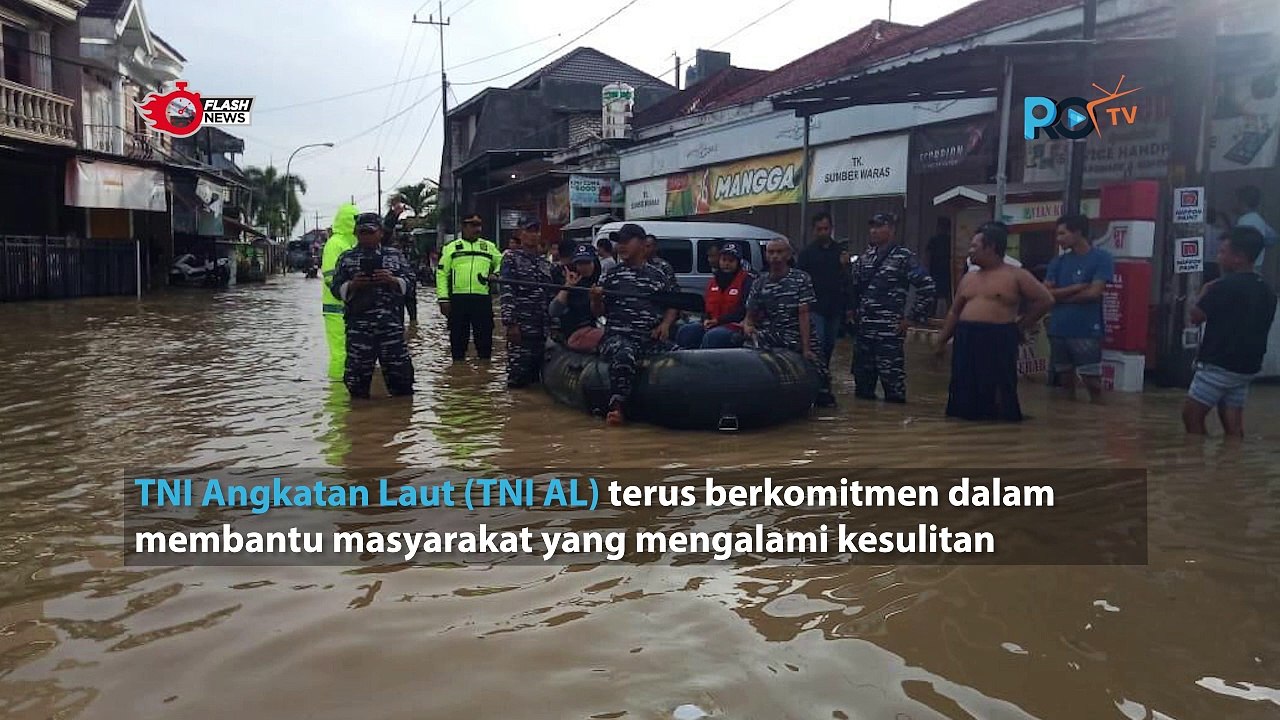 Respon Cepat TNI AL Evakuasi Korban Banjir Bangkalan