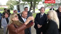 İzmir Büyükşehir Belediyesi, Zeki Müren'in Heykelini Dikti