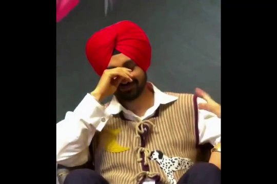 फूट फूटकर रोने लगे दिलजीत दोसांझ, परिणीति चोपड़ा बनीं सहारा, Video आया सामने