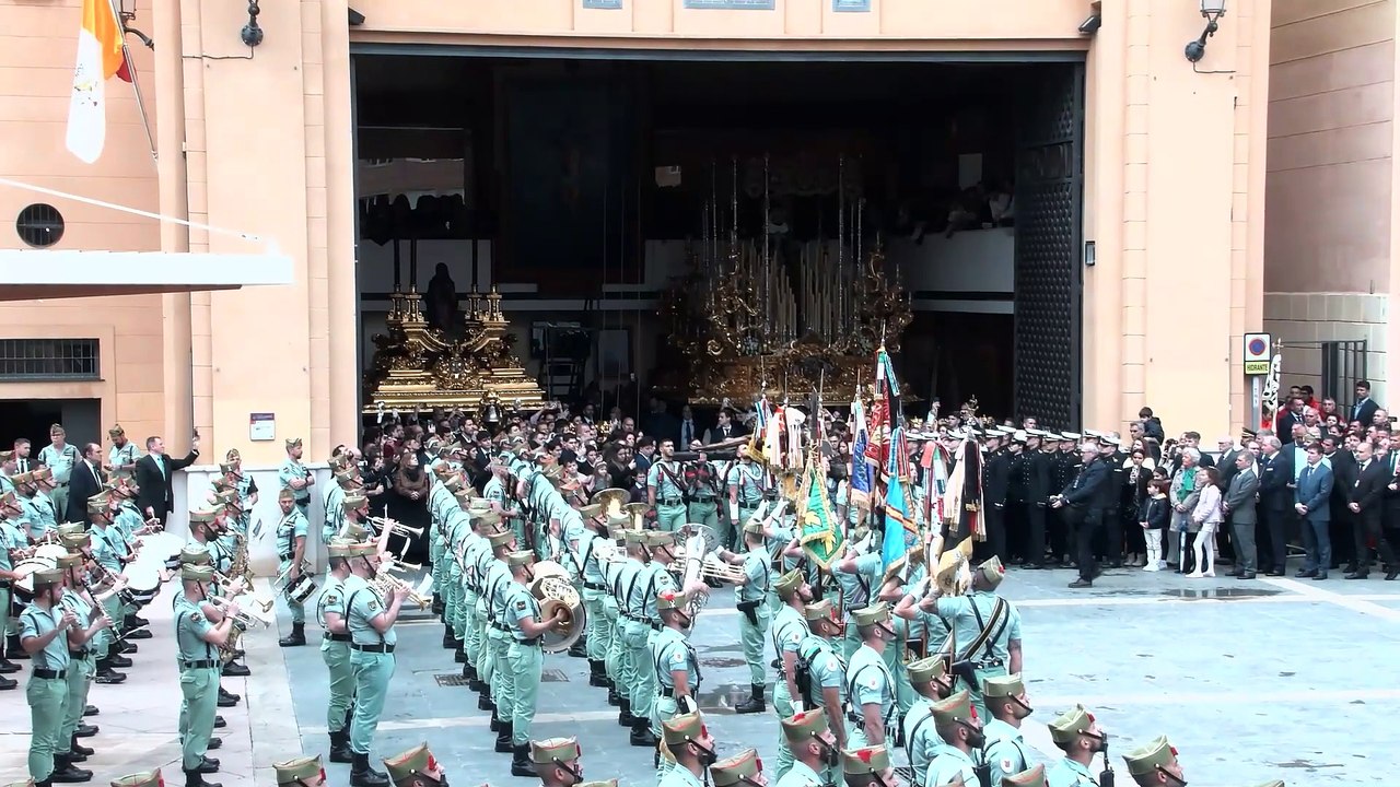 El desembarco de la Legión y traslado del Cristo de la Buena Muerte emocionan a Málaga