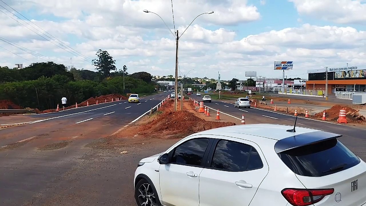 Umuarama: DER libera nesta terça trecho da PR-323 que havia sido demolido