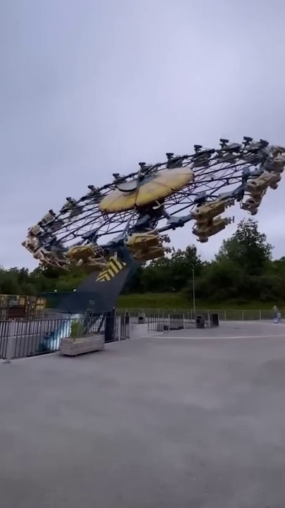 Le Manège le Plus Fou au Monde 