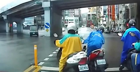 MOST BRUTAL CAR CRASHES OF THE YEAR