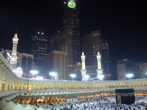 أجمل أذان من الحرم المكى ستقشعر منه حواسك