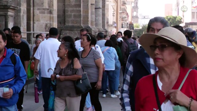Terminar la violencia y salud son principales peticiones de los fieles en su vista a los 7 templos