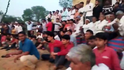 कुश्ती में पहलवानों ने दिखाया दमखम, 97 किलो की नाल उठाकर किया रोमांचित