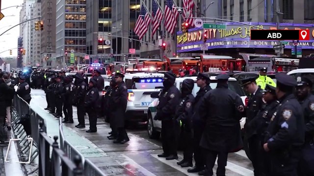 Biden, New York'ta bağış kampanyasını yapacağı binanın önünde protesto edildi