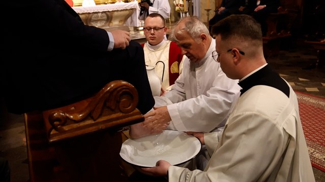 echodnia.eu Msza Wieczerzy Pańskiej w kieleckiej katedrze