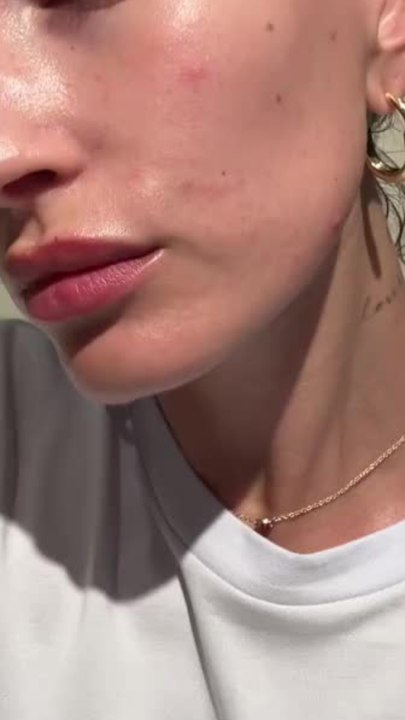 Hailey bieber (1)