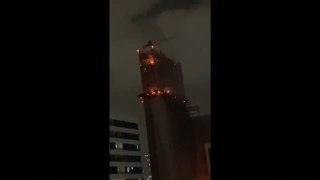 Un incendio arrasa un rascacielos en construcción en Brasil
