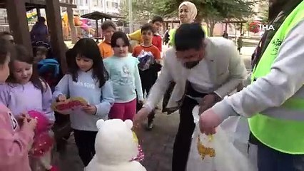 Muhtar adayının vaadini duyan bir kez daha düşünüyor