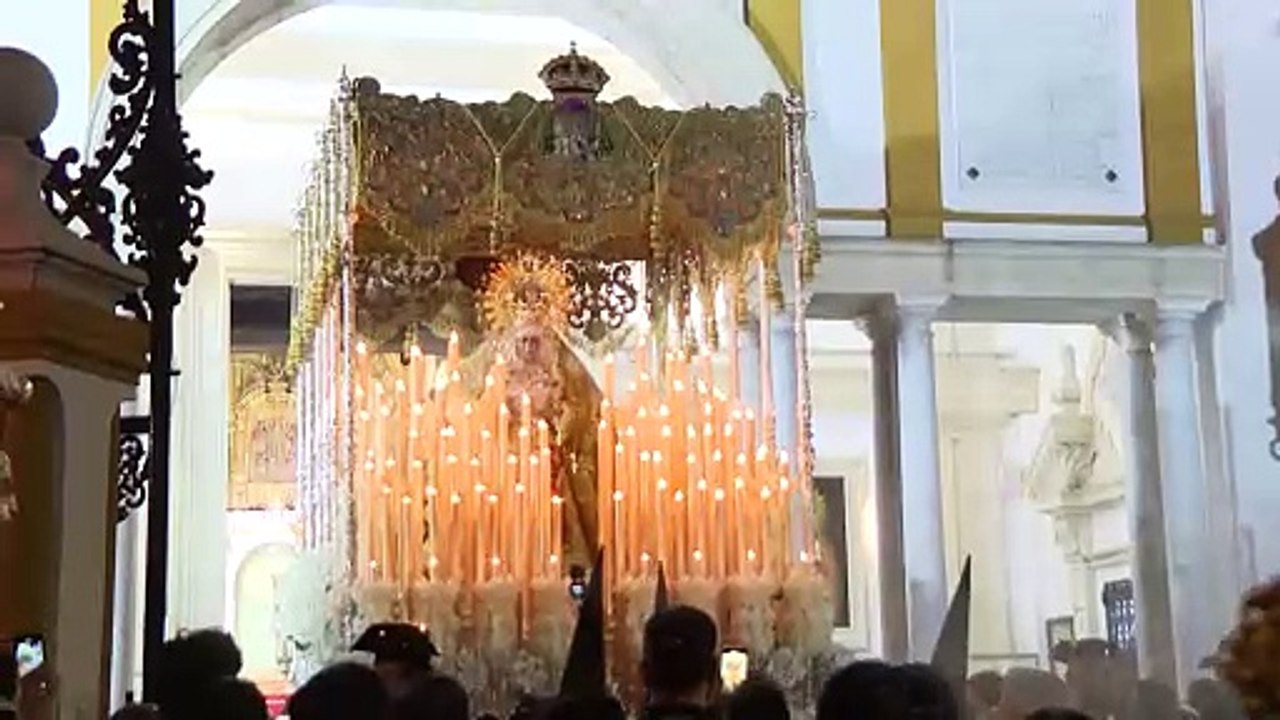 La lluvia frustra por completo la Madrugada, sin procesiones en las calles como en 2011