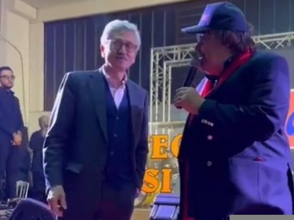 Smaila tesse le lodi di Massimo D’Alema: «I partiti passano, i personaggi importanti restano»