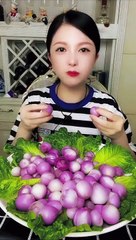 Girl Eating Onion in 5min