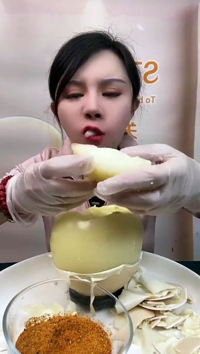 Big Egg Eating in 5min