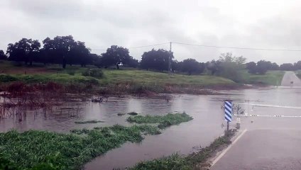 Las lluvias de Nelson desbordan el río Zújar y el Guadarramilla en Fuente Obejuna