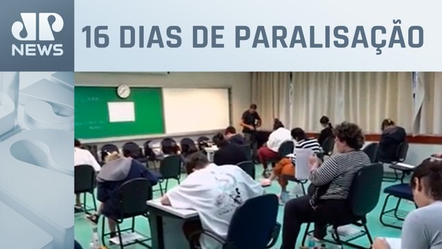 Professores encerram greve na cidade de SP após reajuste de 2,16% no salário