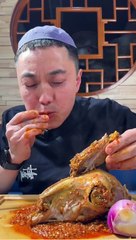 Goat Head Boiled and Put a Hot Sauce