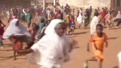 Más de 100 niños corren tras ser liberados de un secuestro en Nigeria