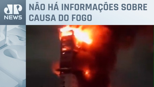 Incêndio atinge prédio em construção no Recife, em Pernambuco